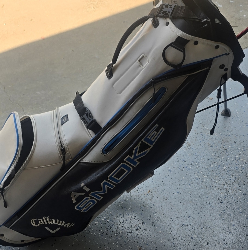 Callaway White and Black Golf Stand Ai SMOKE BAG